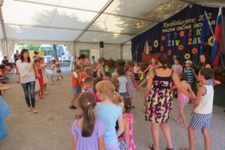 KNOBLEHARJEVO 2012- Otroški živ žav 4